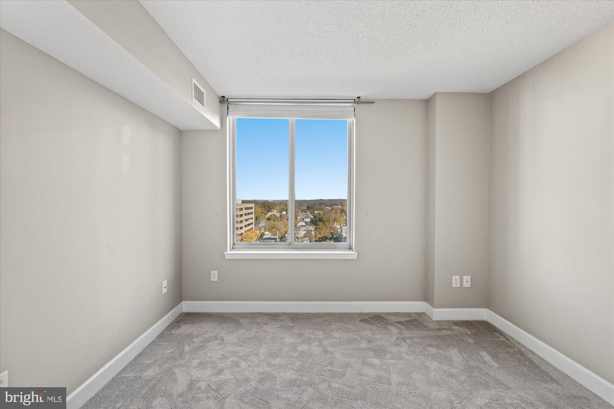 CLARENDON - Residential