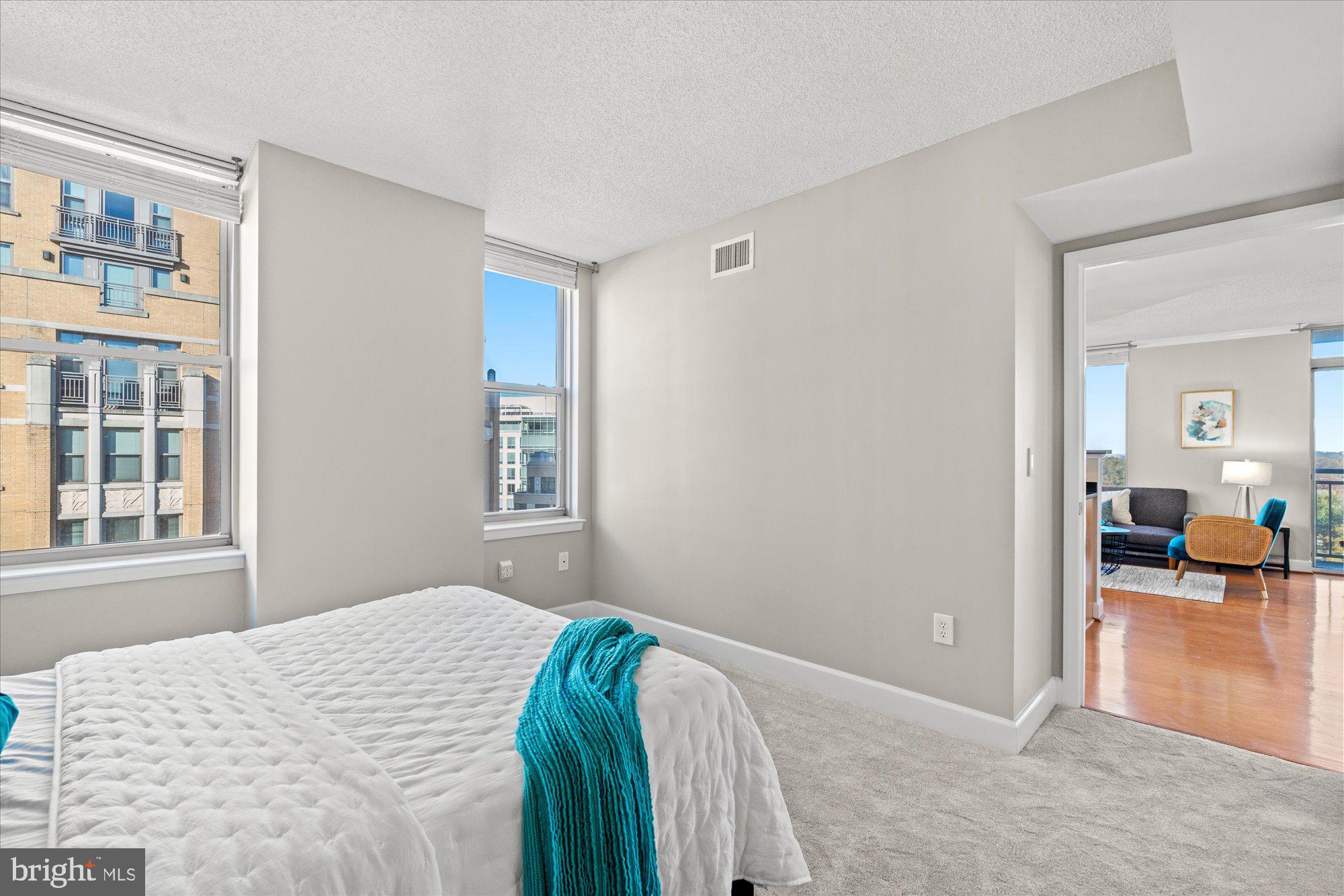 CLARENDON - Residential