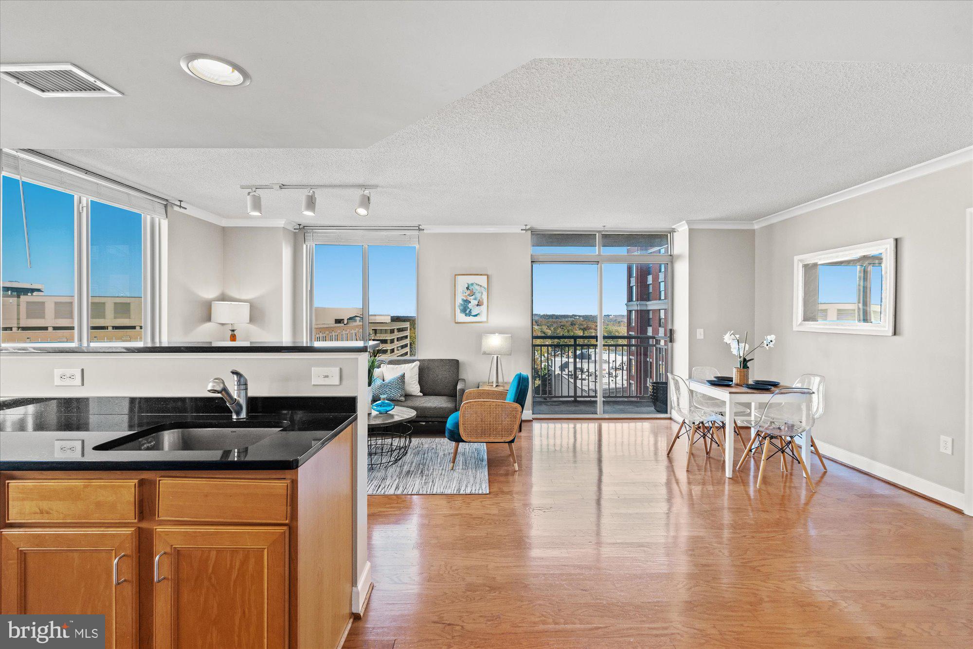 CLARENDON - Residential