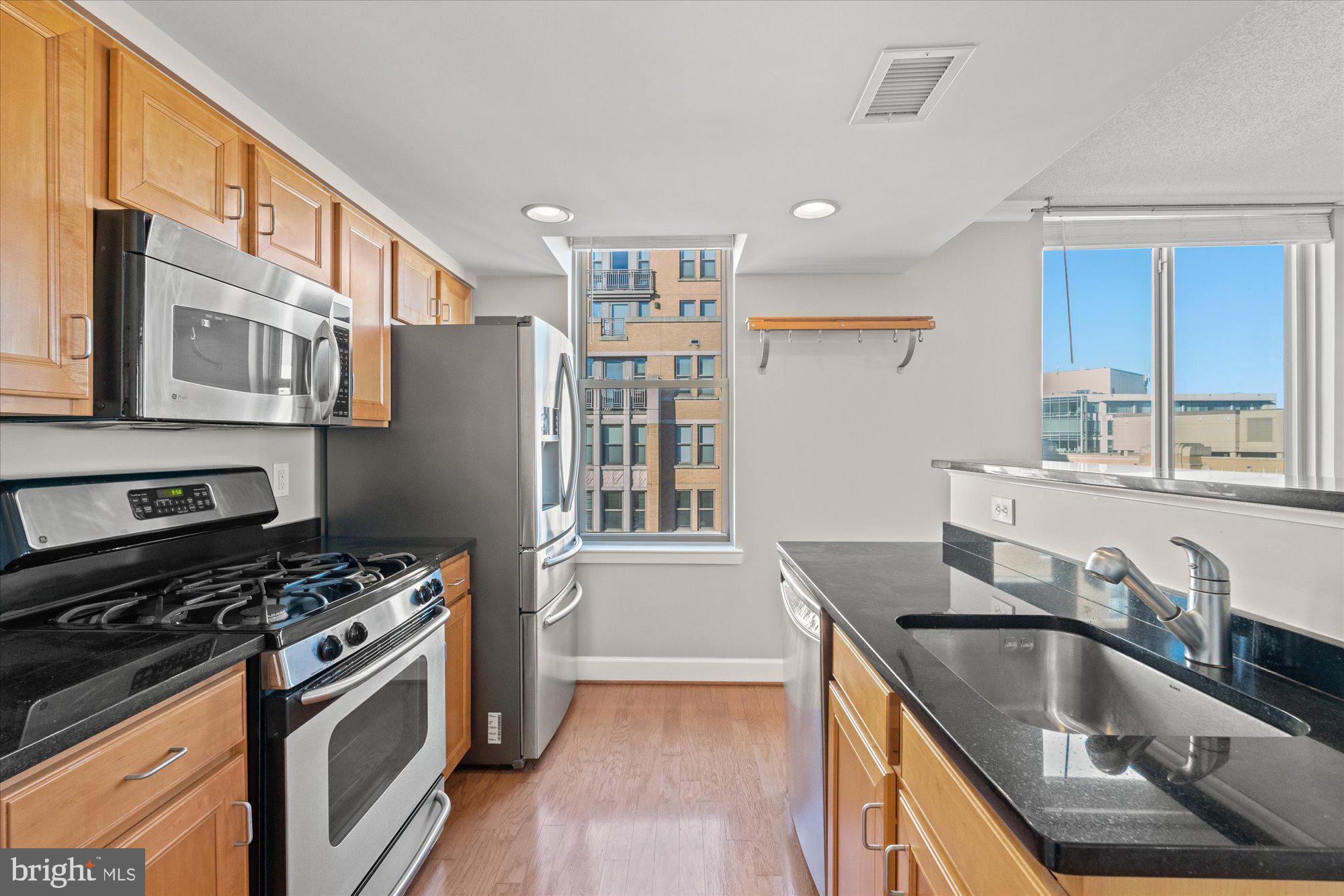 CLARENDON - Residential