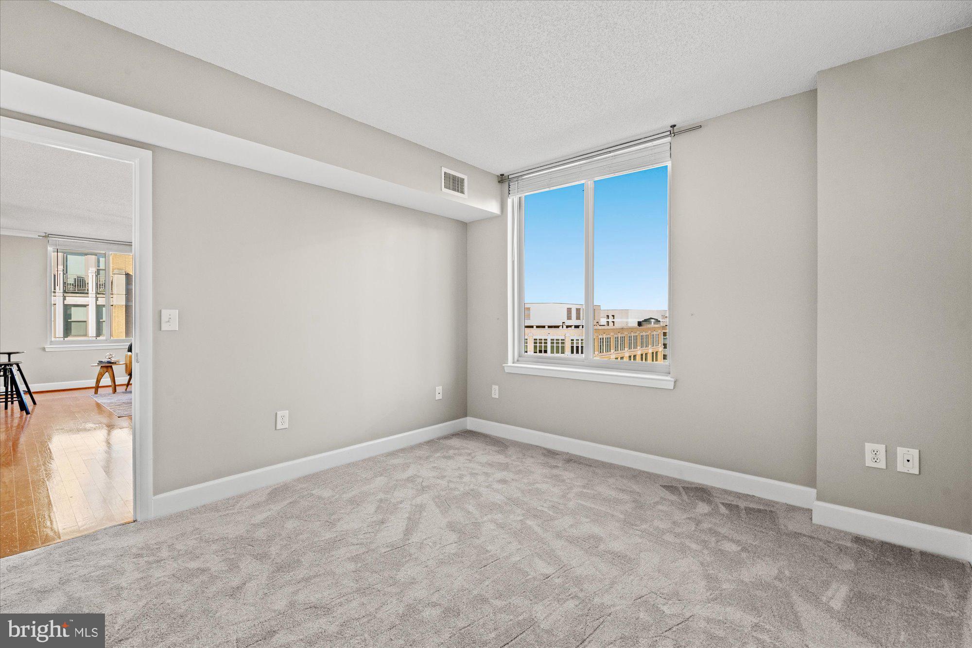 CLARENDON - Residential