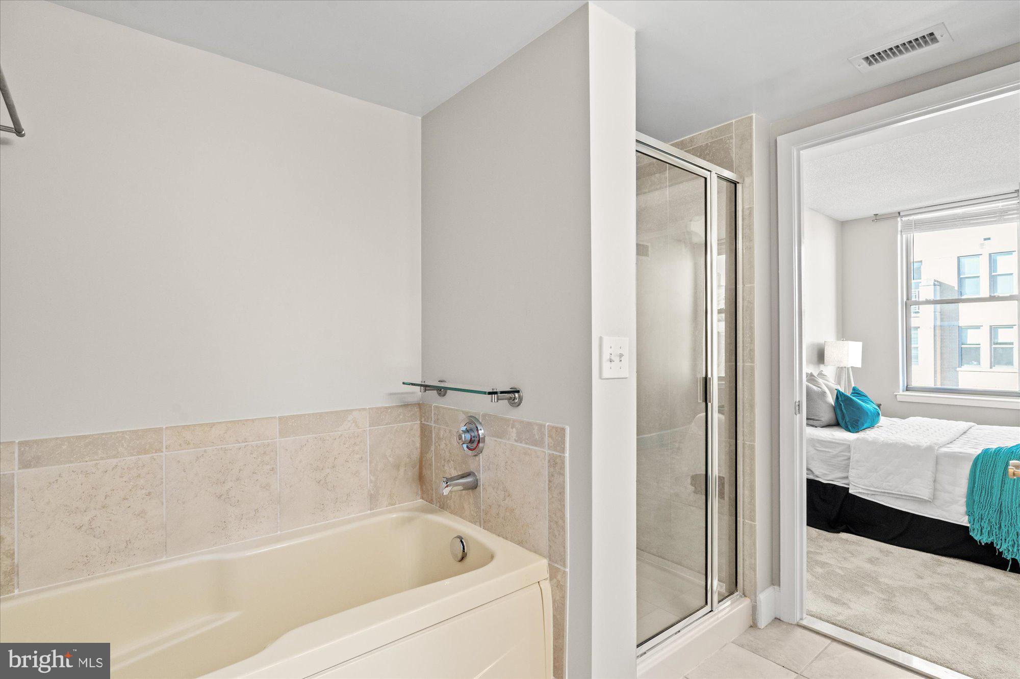 CLARENDON - Residential