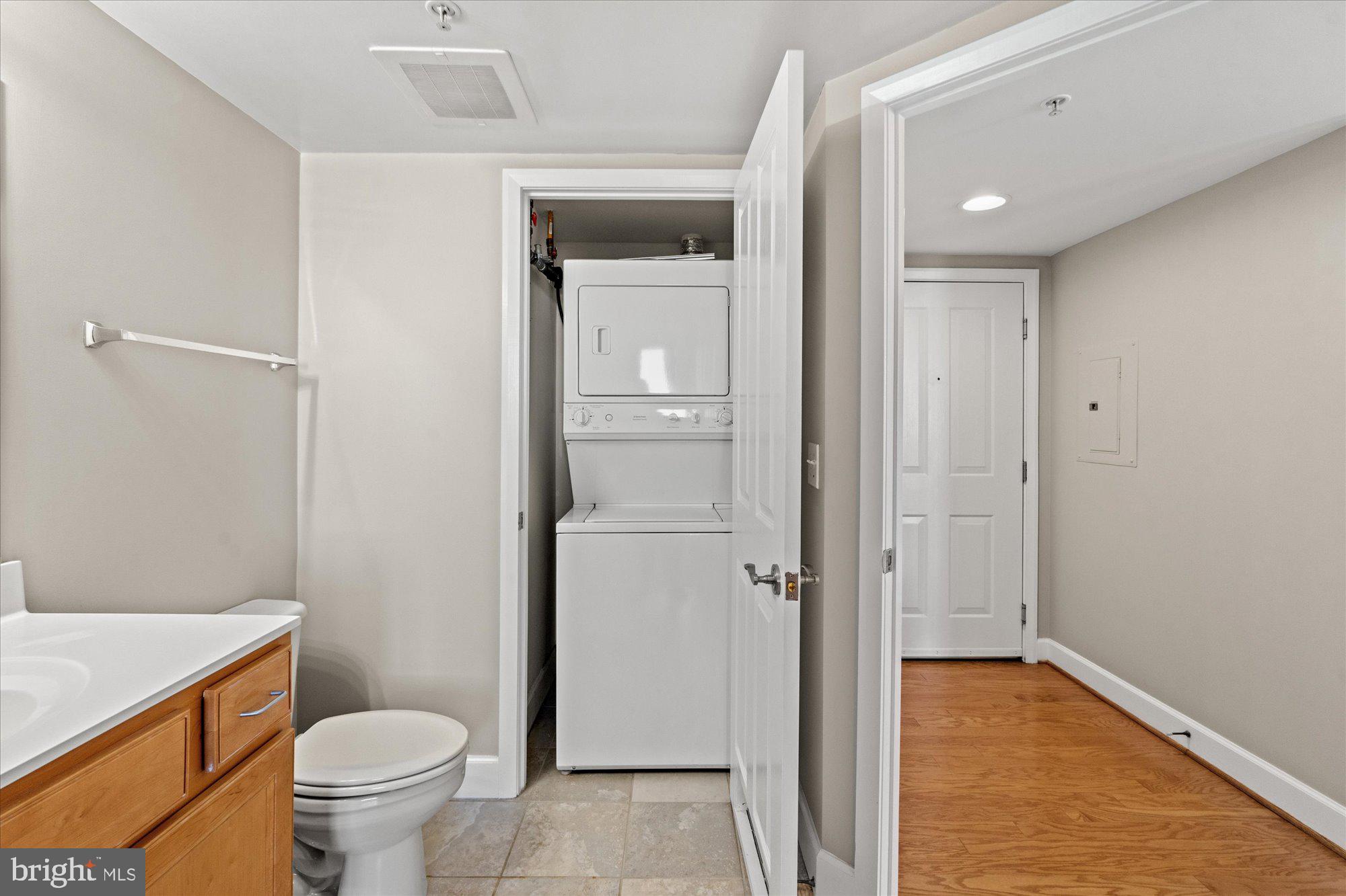 CLARENDON - Residential