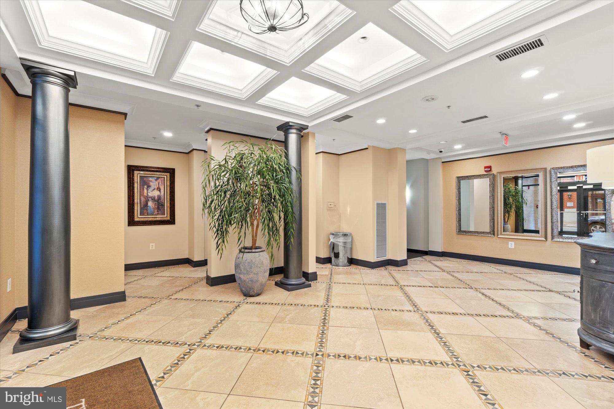 CLARENDON - Residential