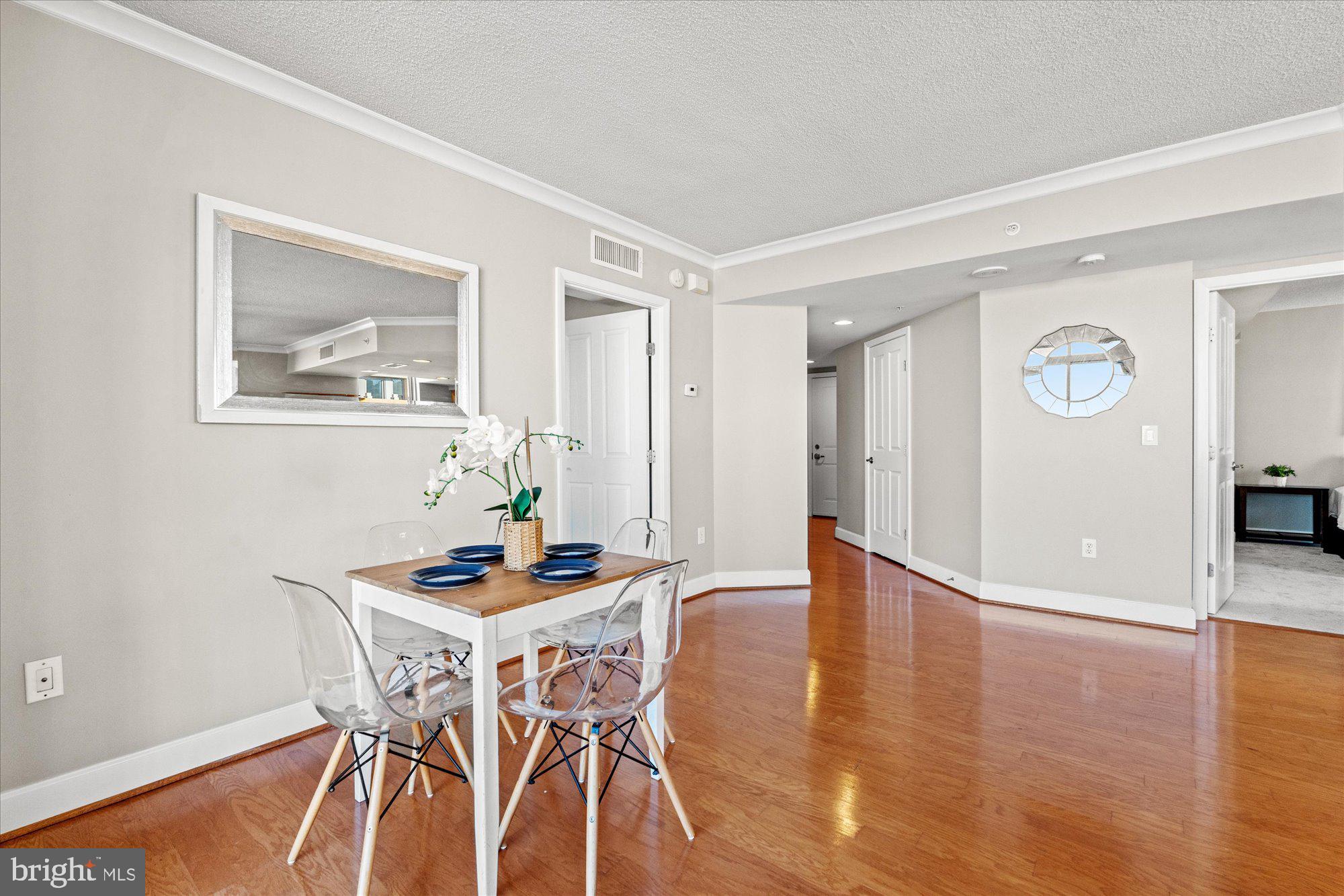 CLARENDON - Residential