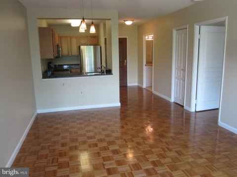Condo For Rent - 7111 Woodmont Avenue #610<br/> BETHESDA, MD 20814