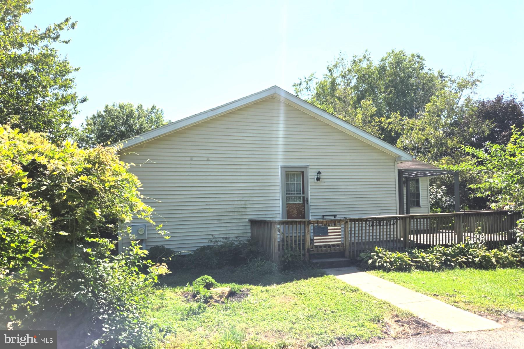 10 HOMESTEAD LANE