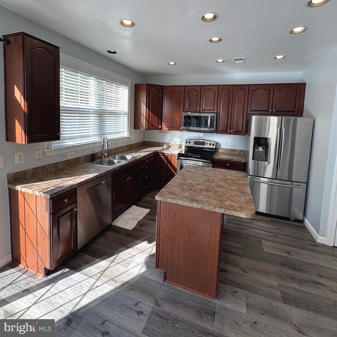 BLOOMS MILL - Residential Lease