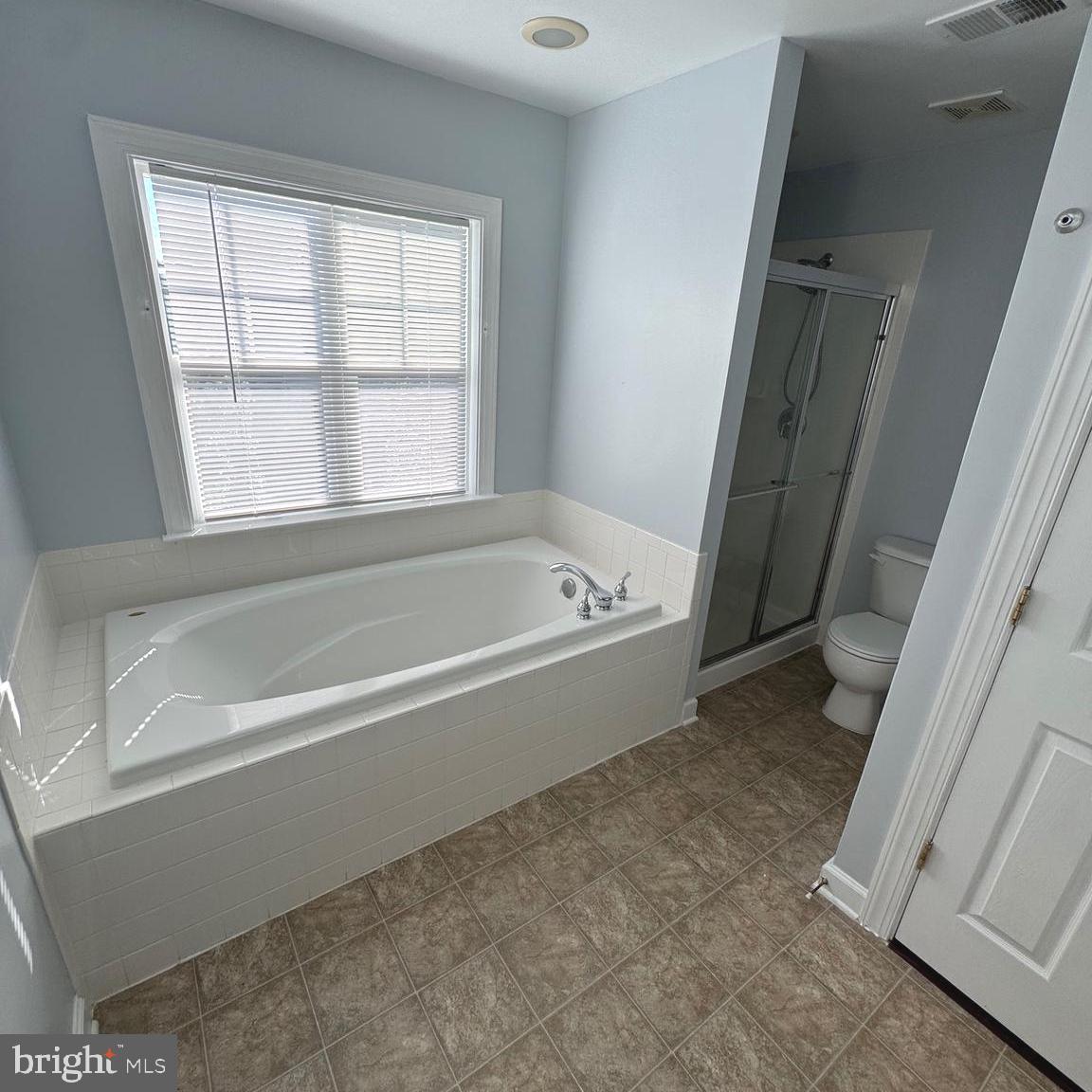 BLOOMS MILL - Residential Lease