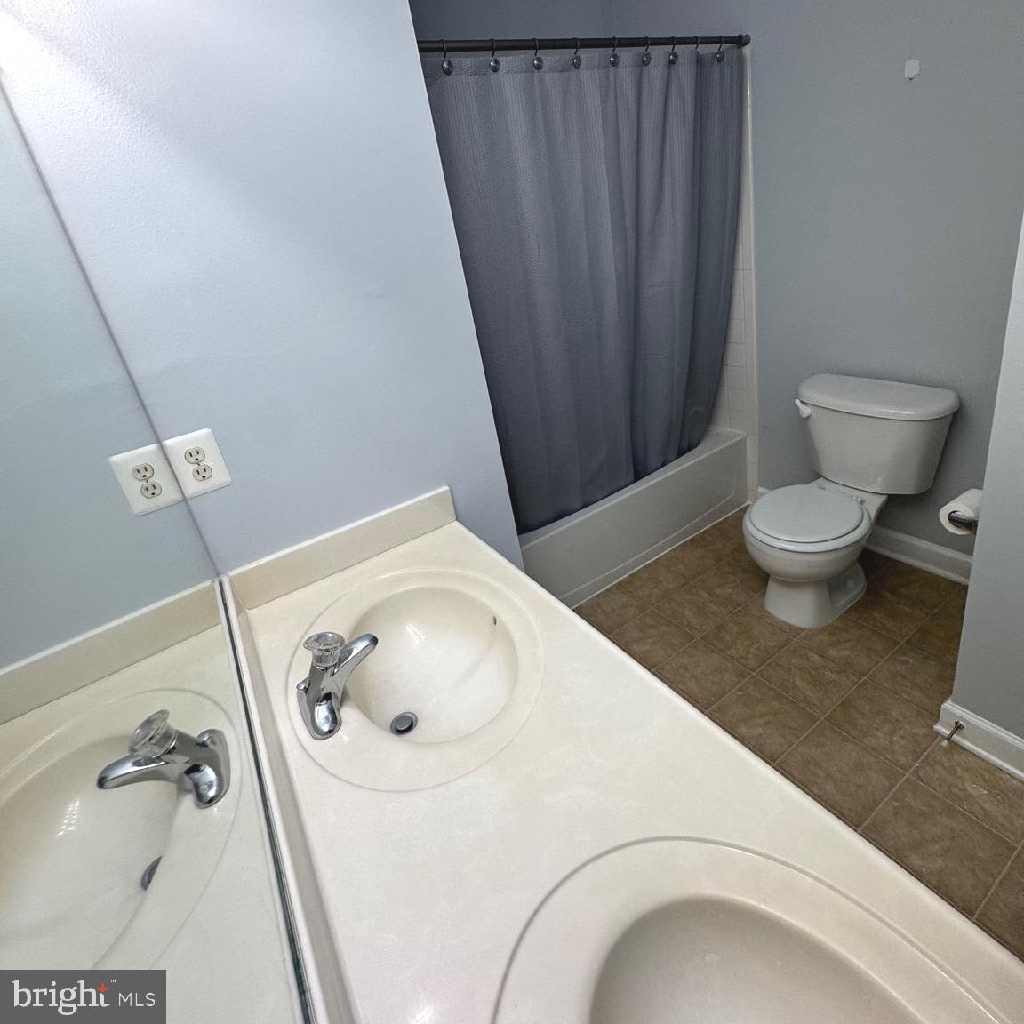 BLOOMS MILL - Residential Lease