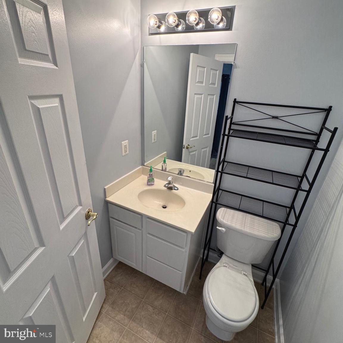 BLOOMS MILL - Residential Lease