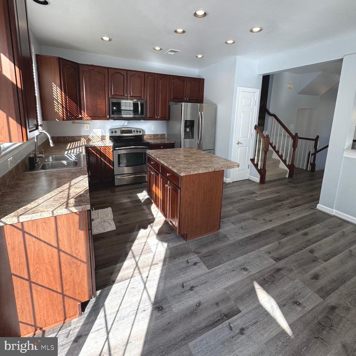 BLOOMS MILL - Residential Lease