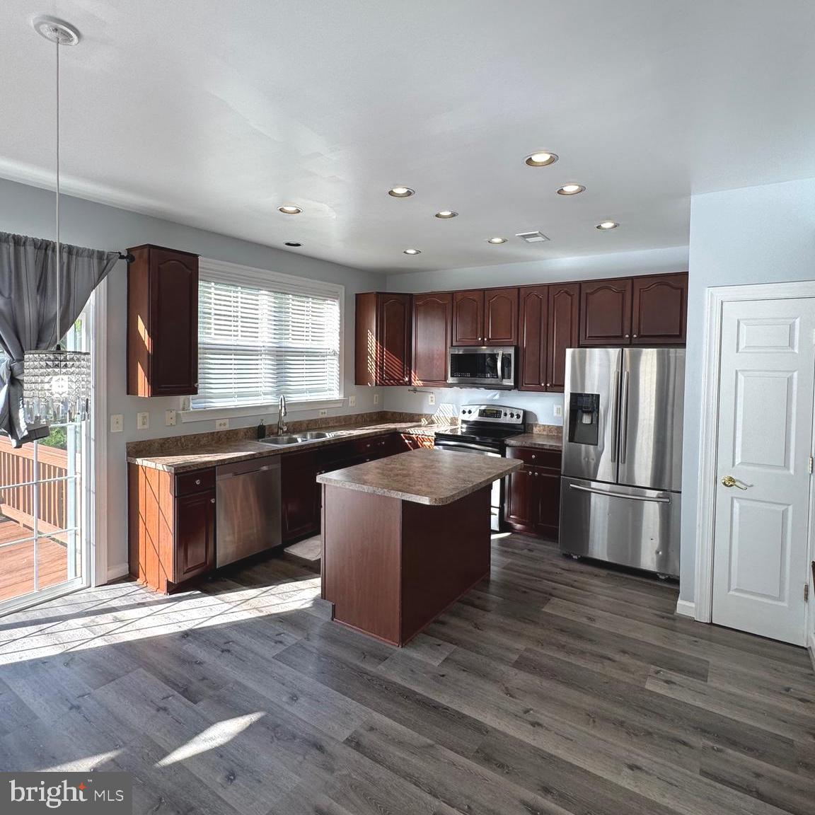 BLOOMS MILL - Residential Lease