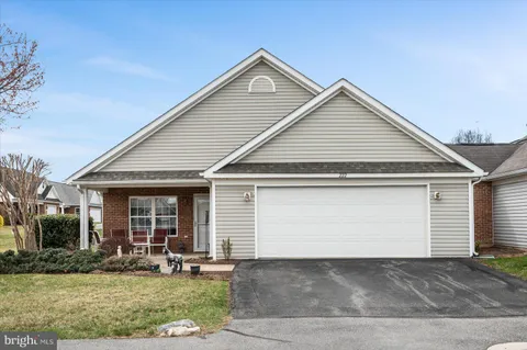 222 Crestwood Lane, Winchester, VA 22602 - MLS#: VAFV2037944