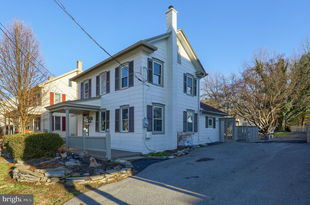 Photo of 122 MANOR AVE, MILLERSVILLE, PA 17551 (MLS # PALA2029268)