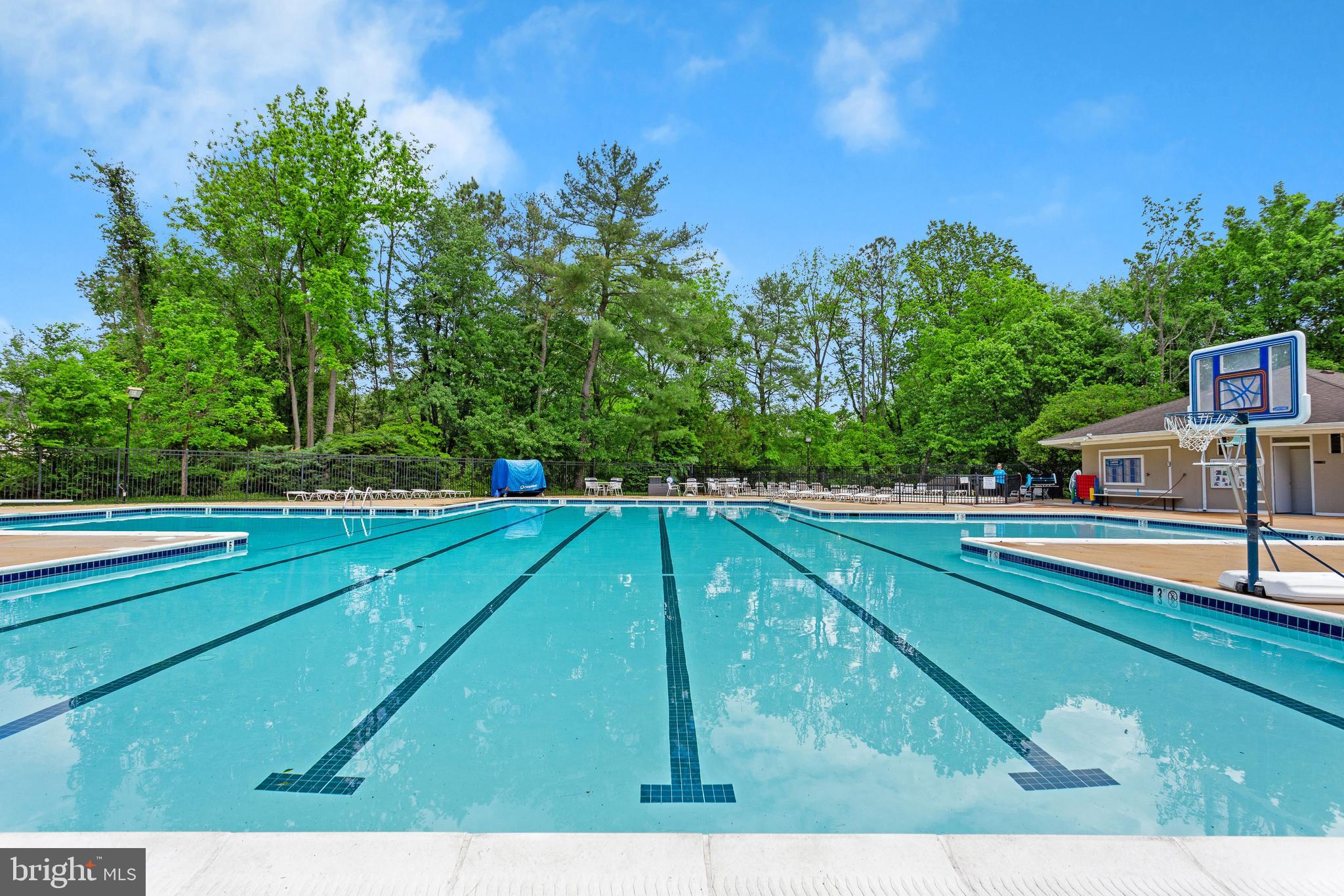 LAKE BRADDOCK - Residential