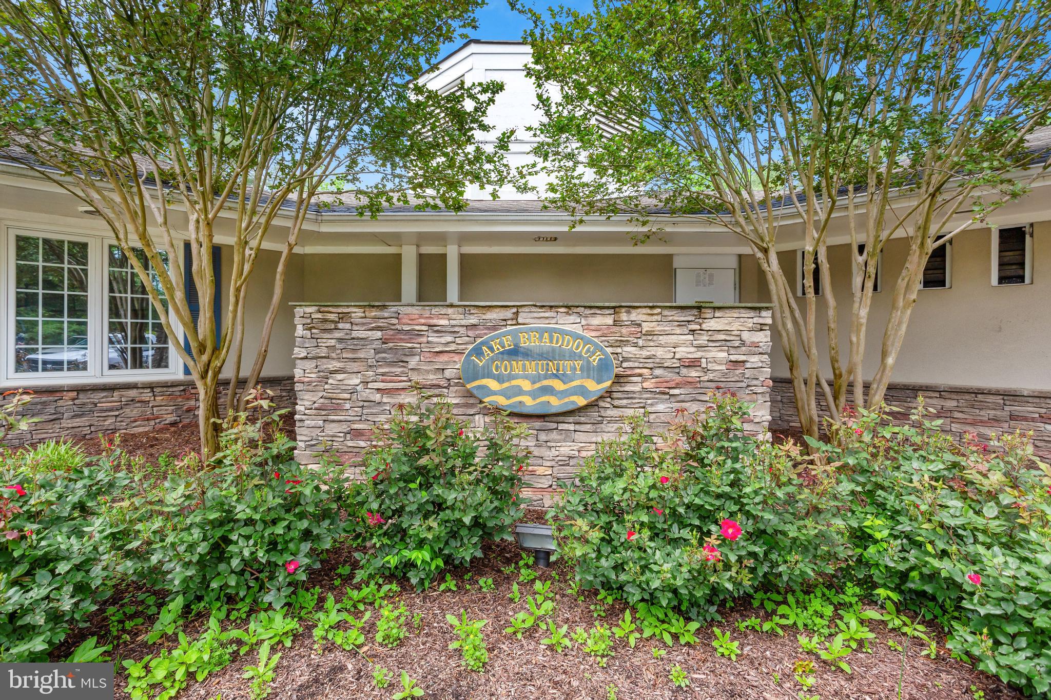 LAKE BRADDOCK - Residential