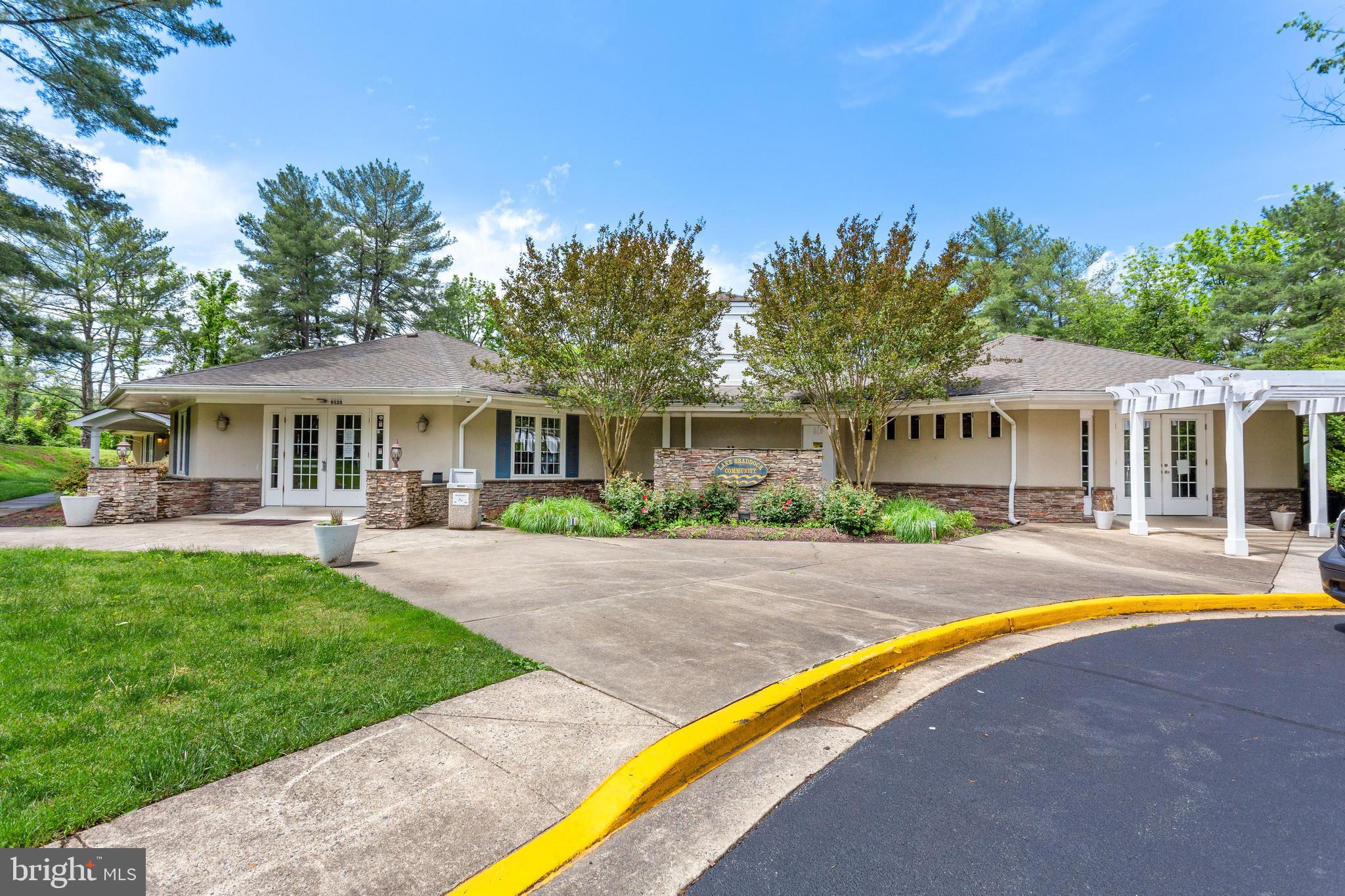 LAKE BRADDOCK - Residential
