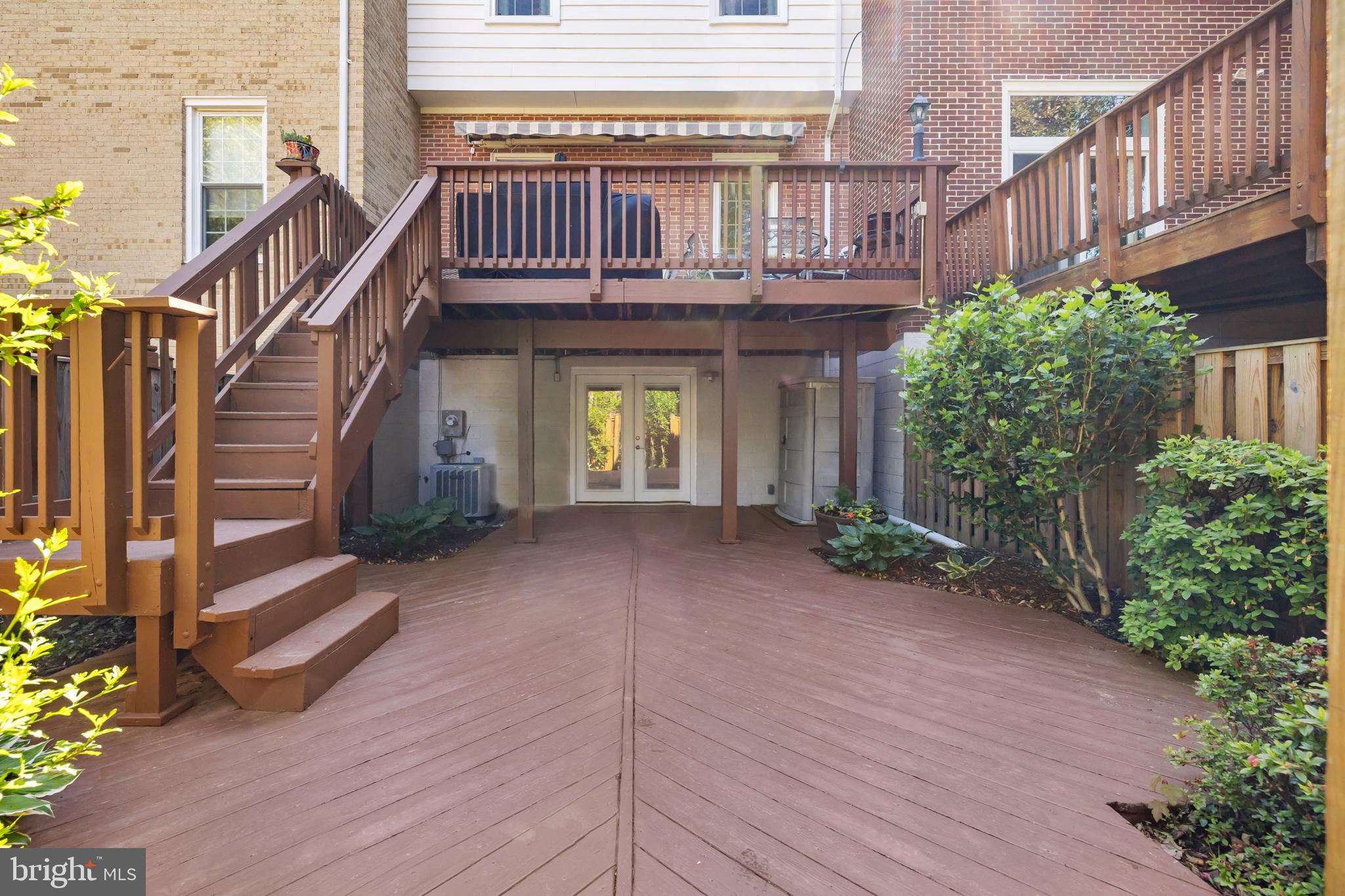 LAKE BRADDOCK - Residential