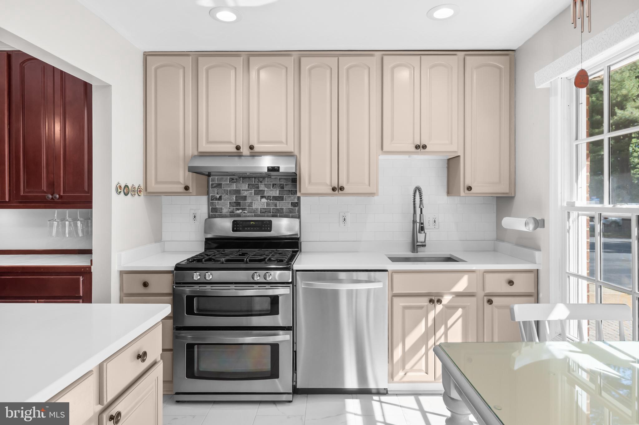LAKE BRADDOCK - Residential