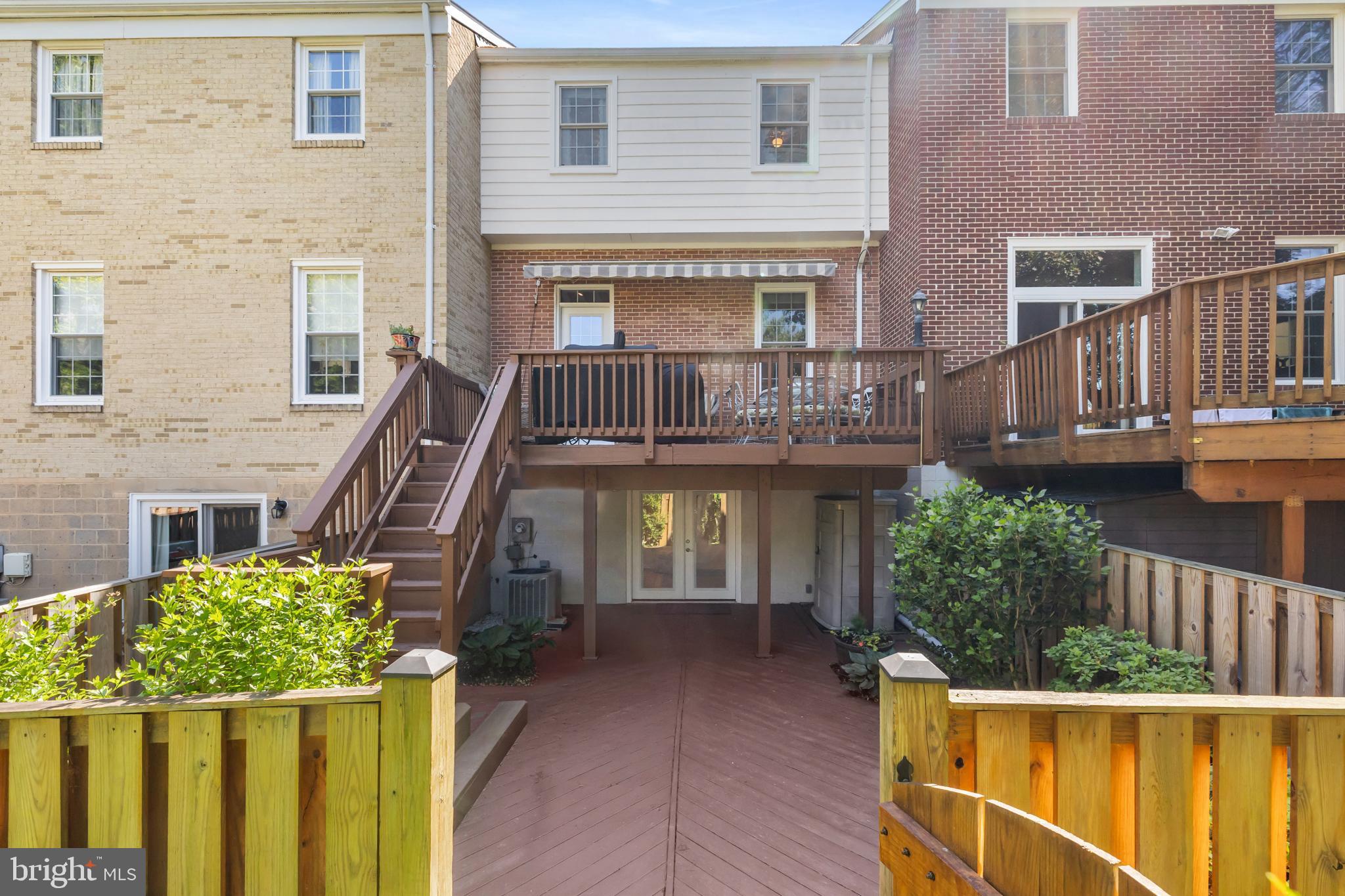LAKE BRADDOCK - Residential