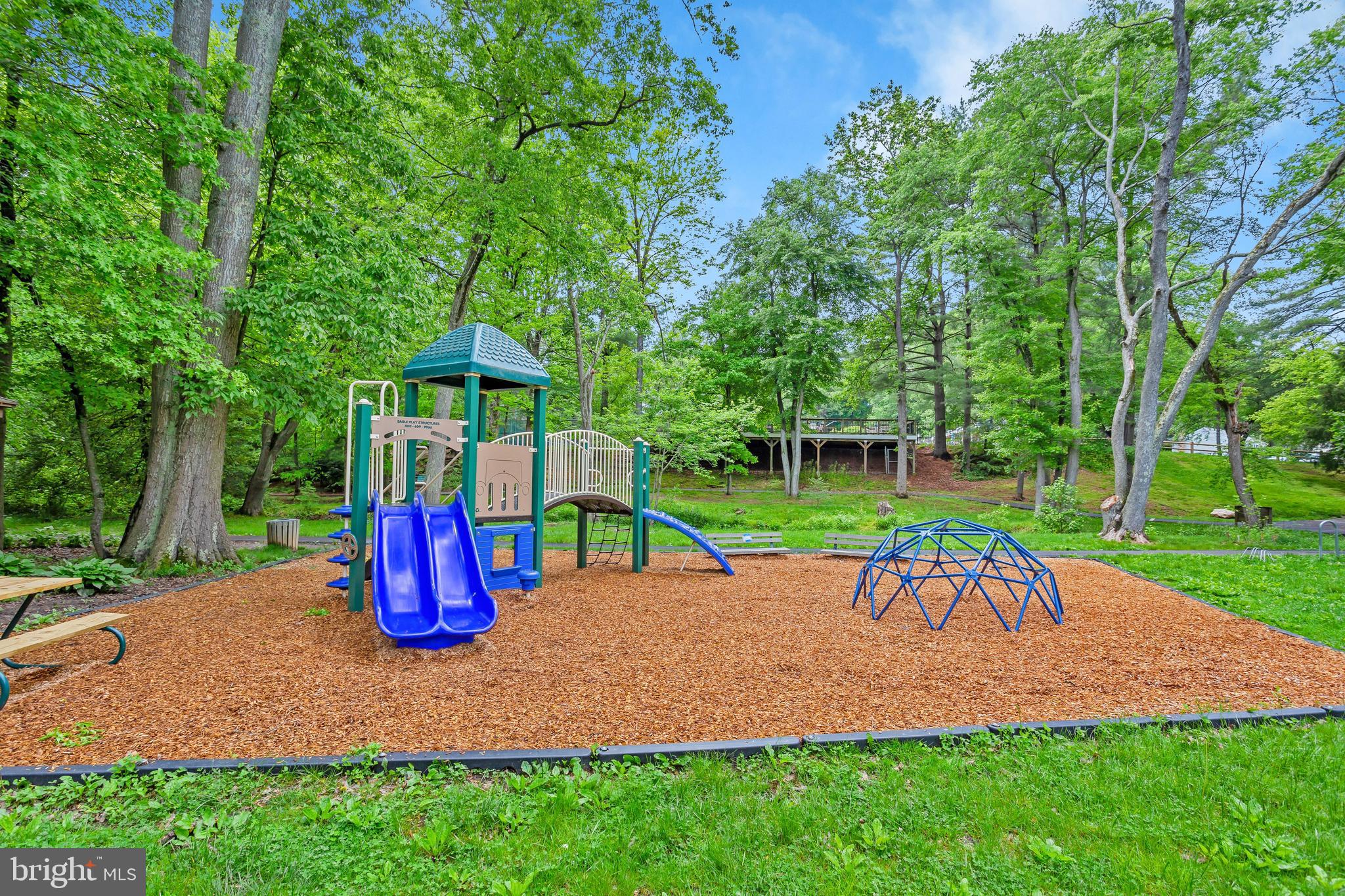 LAKE BRADDOCK - Residential