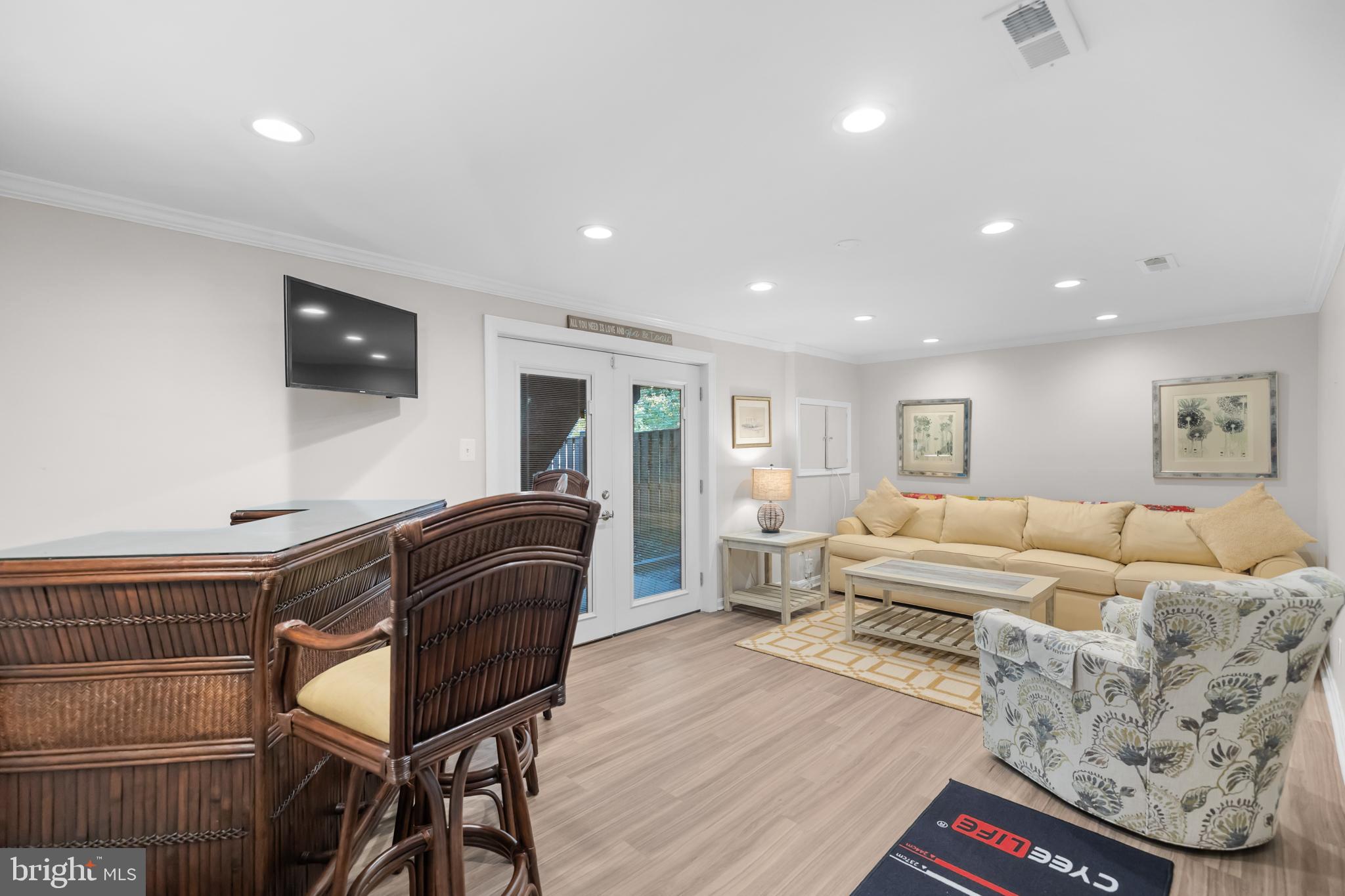 LAKE BRADDOCK - Residential