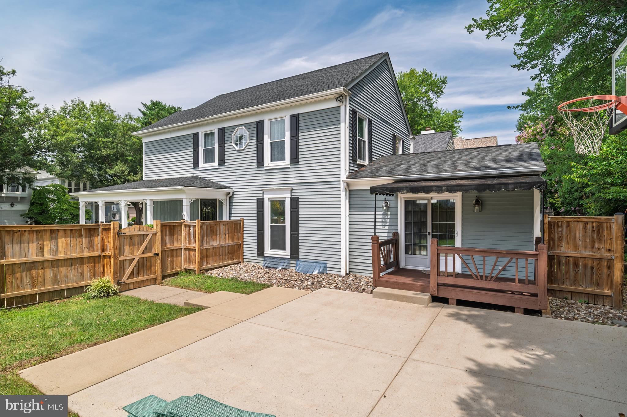 CHURCHILL TOWN SECTOR - Residential