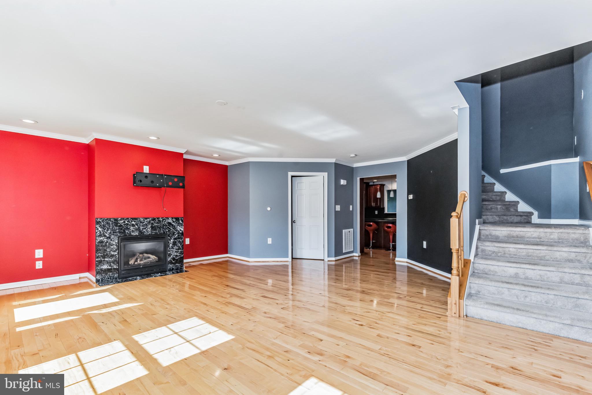 LOCUST HILL - Residential