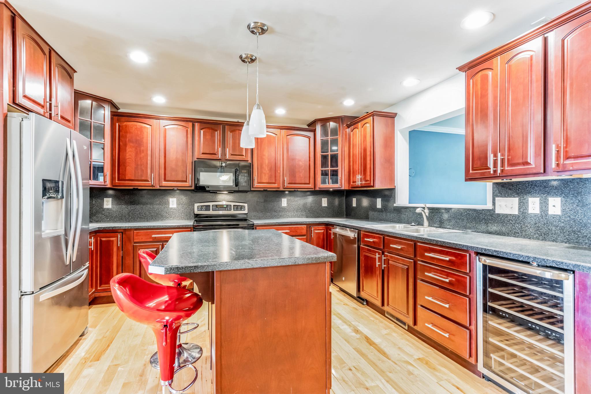 LOCUST HILL - Residential