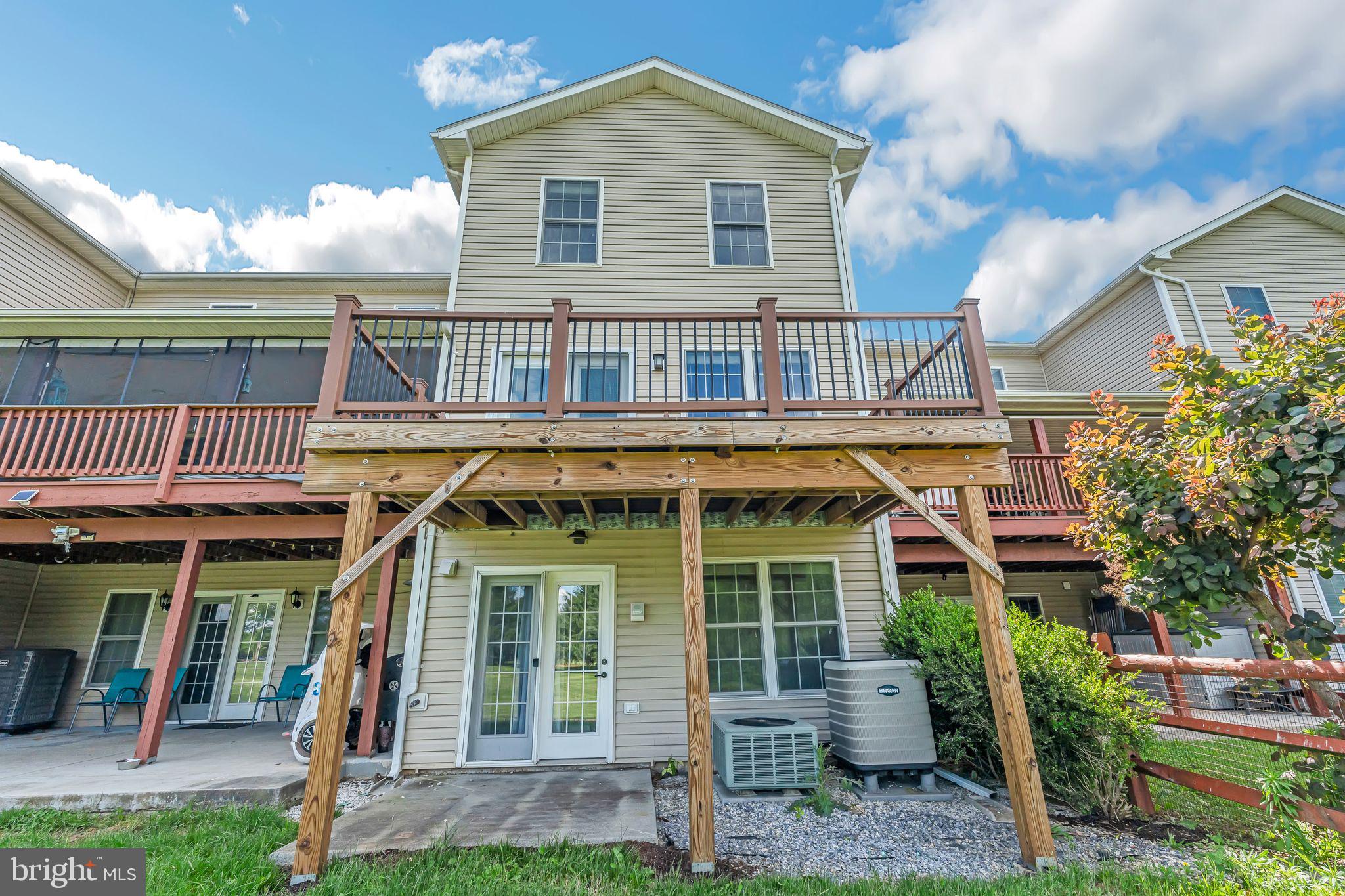 LOCUST HILL - Residential