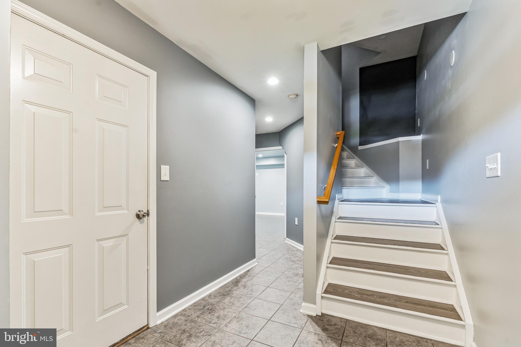 LOCUST HILL - Residential