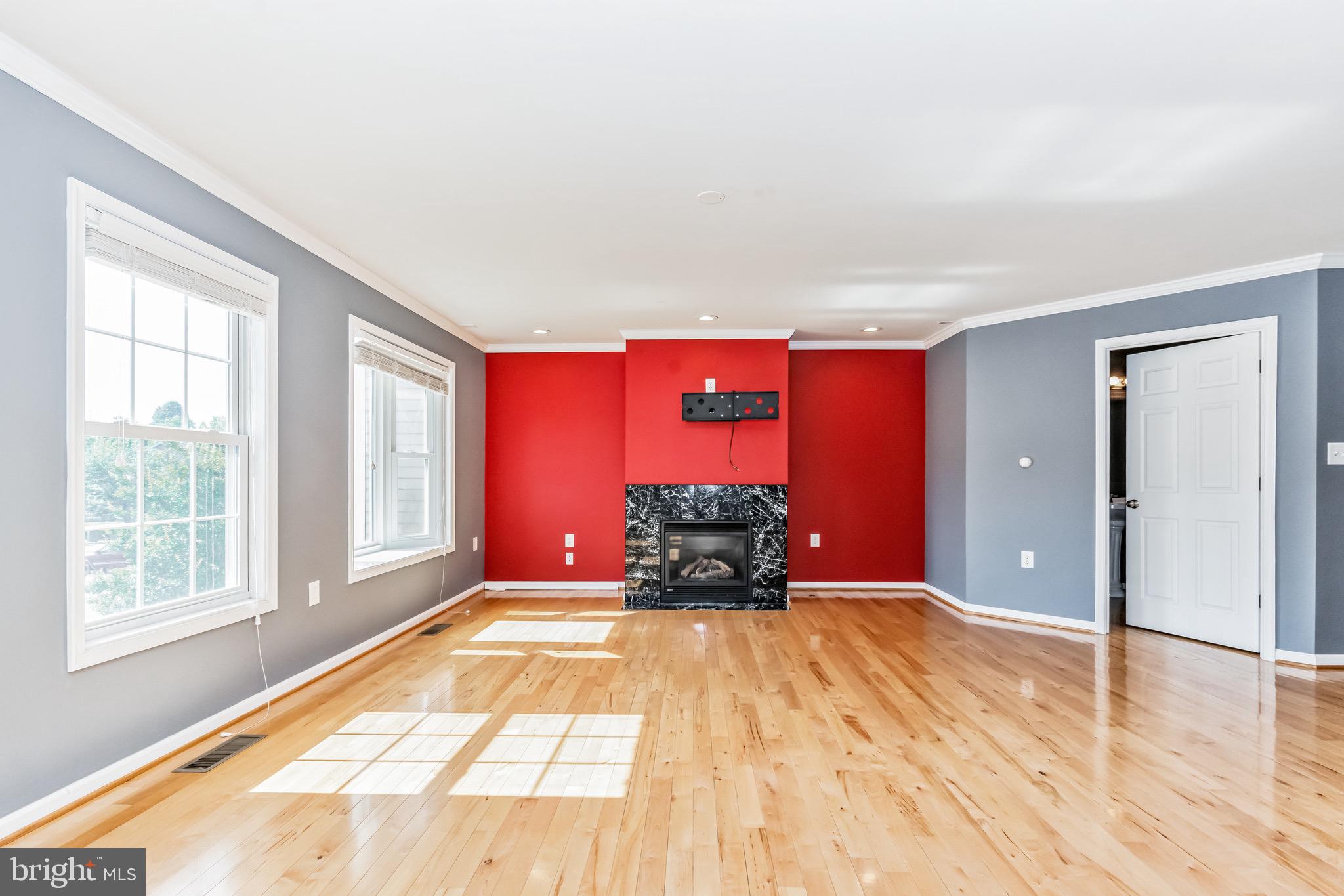 LOCUST HILL - Residential