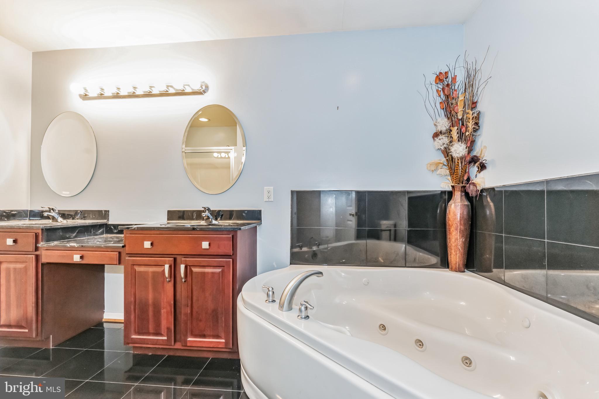 LOCUST HILL - Residential