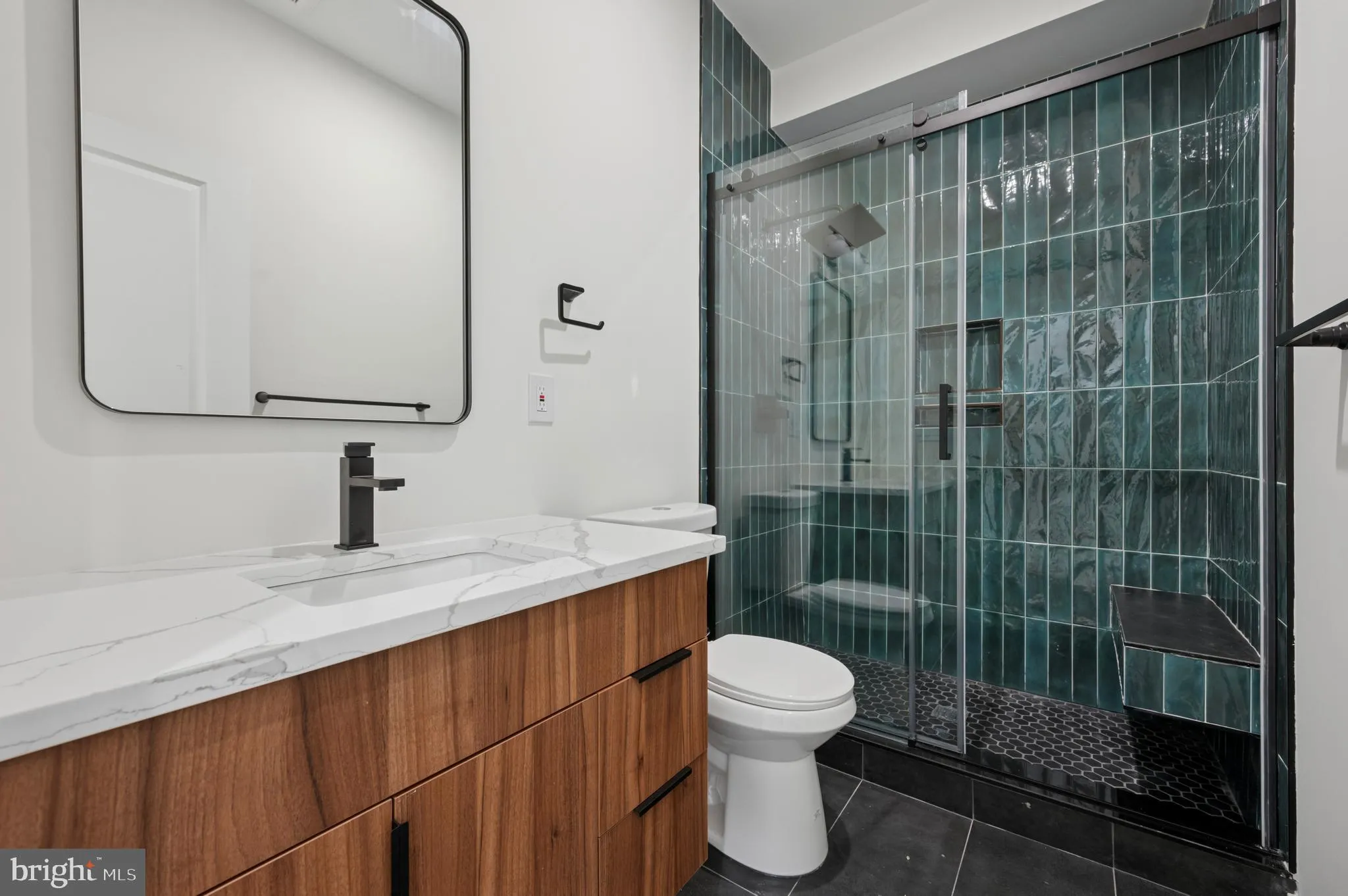 Philadelphia, Pennsylvania 19133, United States, 5 Bedrooms Bedrooms, ,Residential,Active,119569