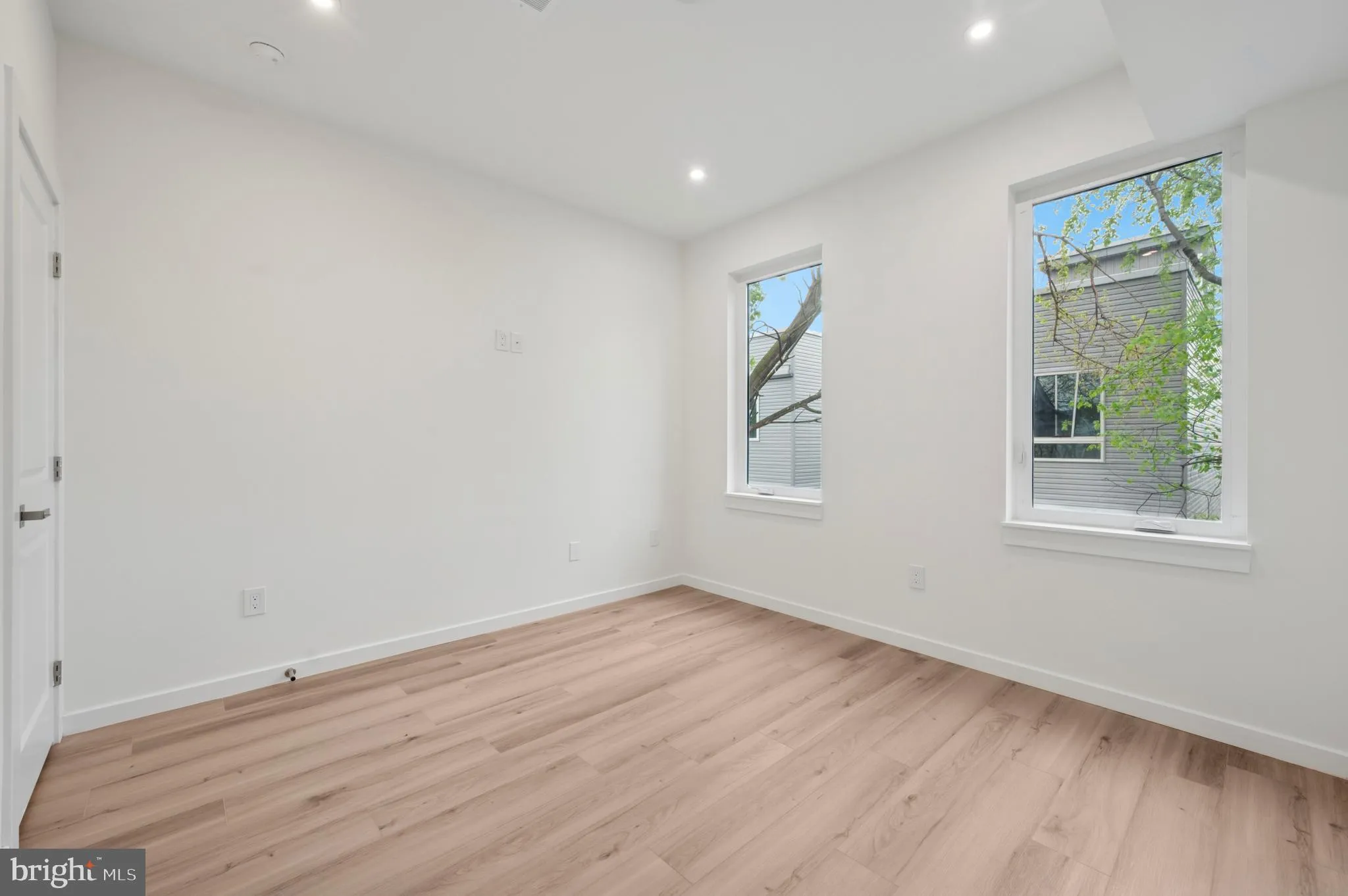 Philadelphia, Pennsylvania 19133, United States, 5 Bedrooms Bedrooms, ,Residential,Active,119569