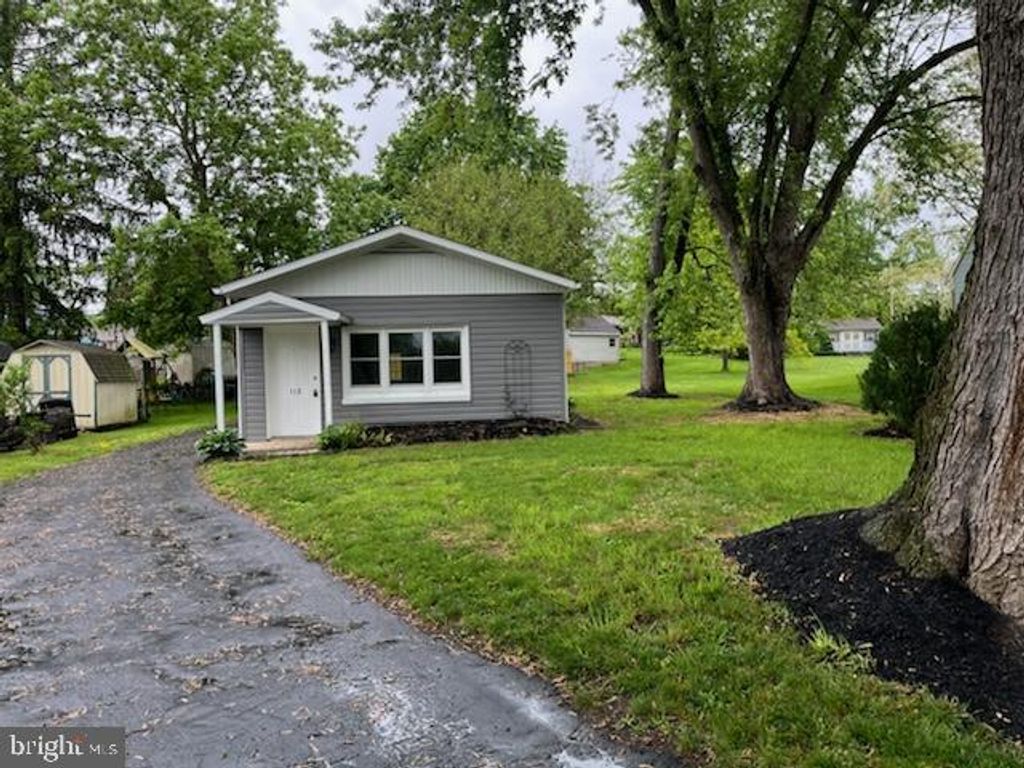 Photo of 112 Village Green Lane, Lancaster, PA 17603 (MLS # PALA2050866)