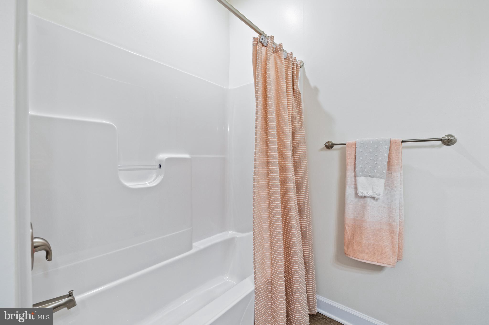 FRANKLIN SQUARE - Residential Lease