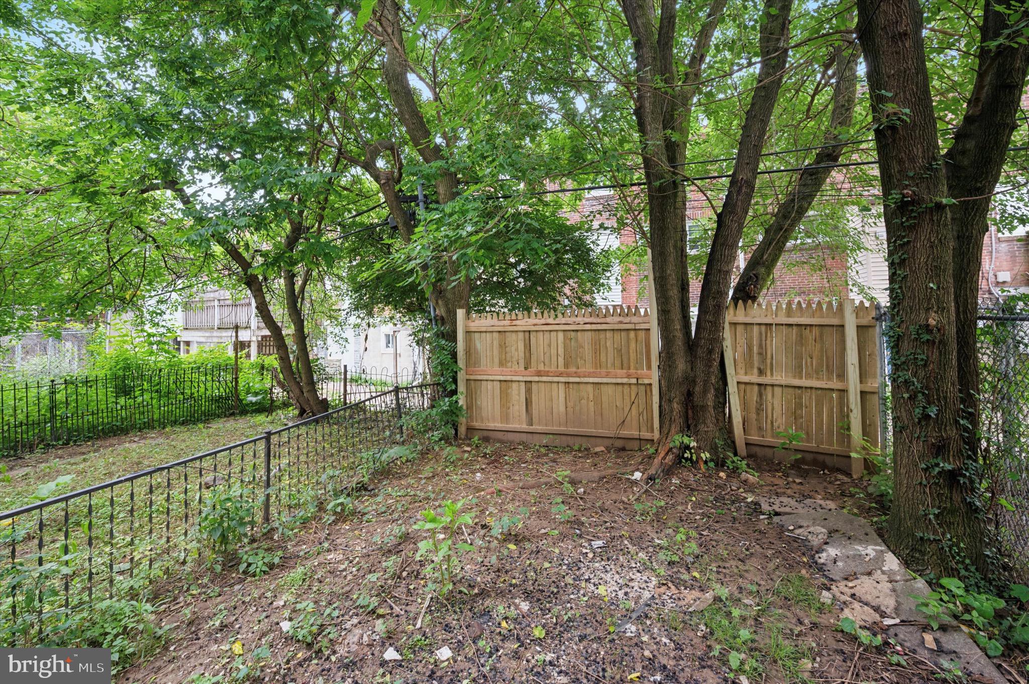 GERMANTOWN (EAST) - Residential