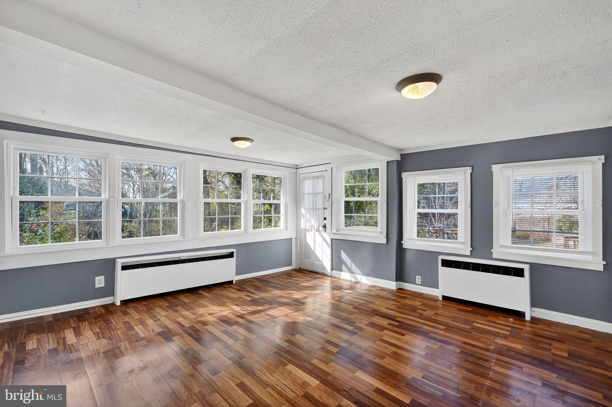 NORTH HILLS - Residential