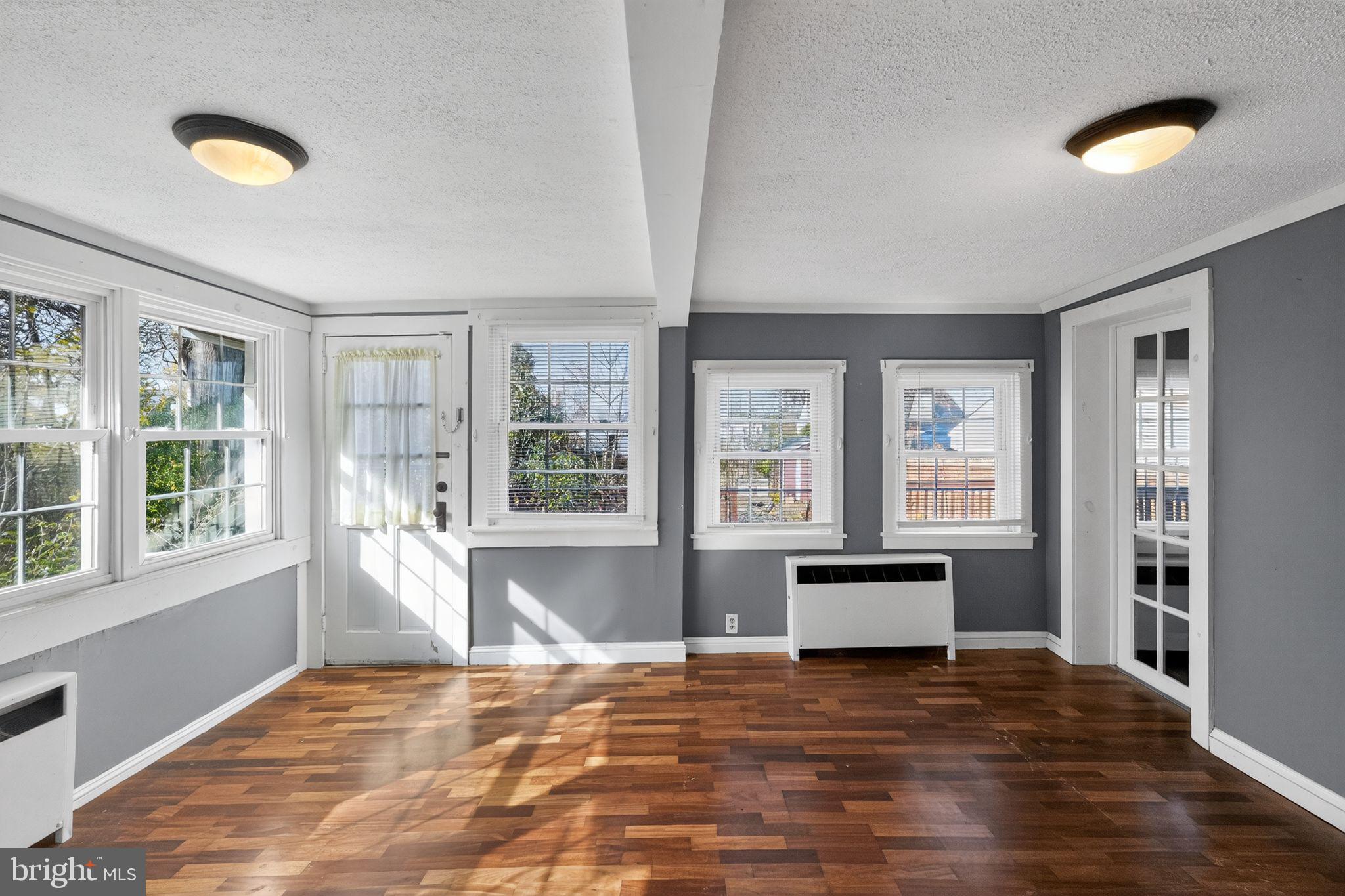 NORTH HILLS - Residential