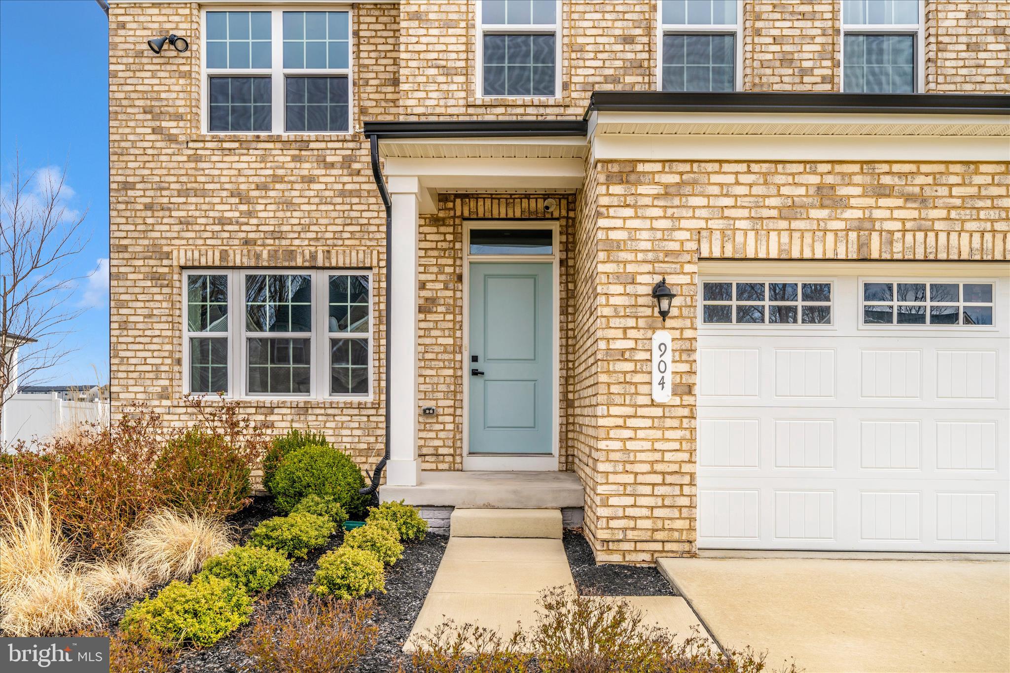 904 MIDBROOK LN LANE