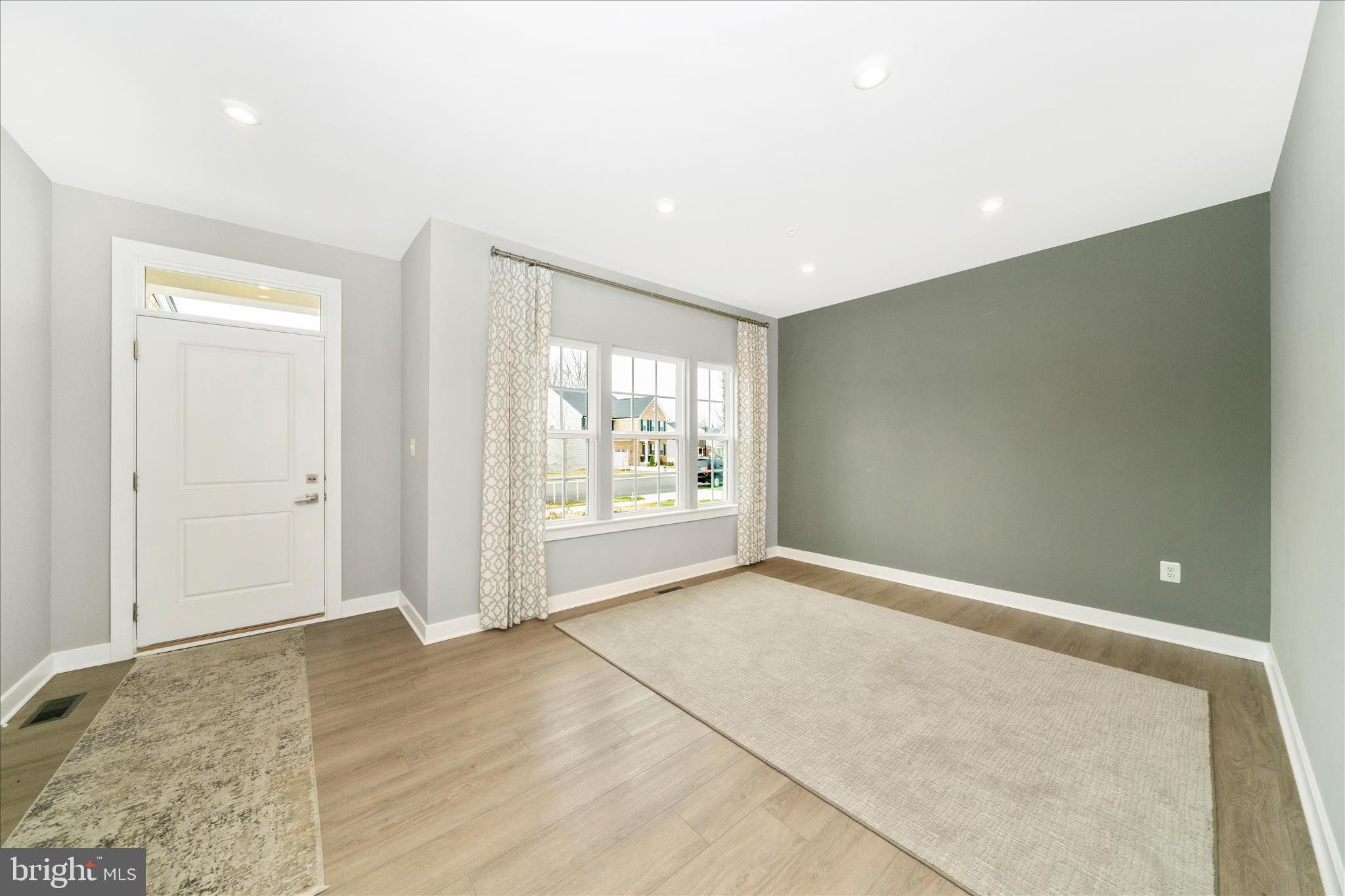 904 MIDBROOK LN LANE