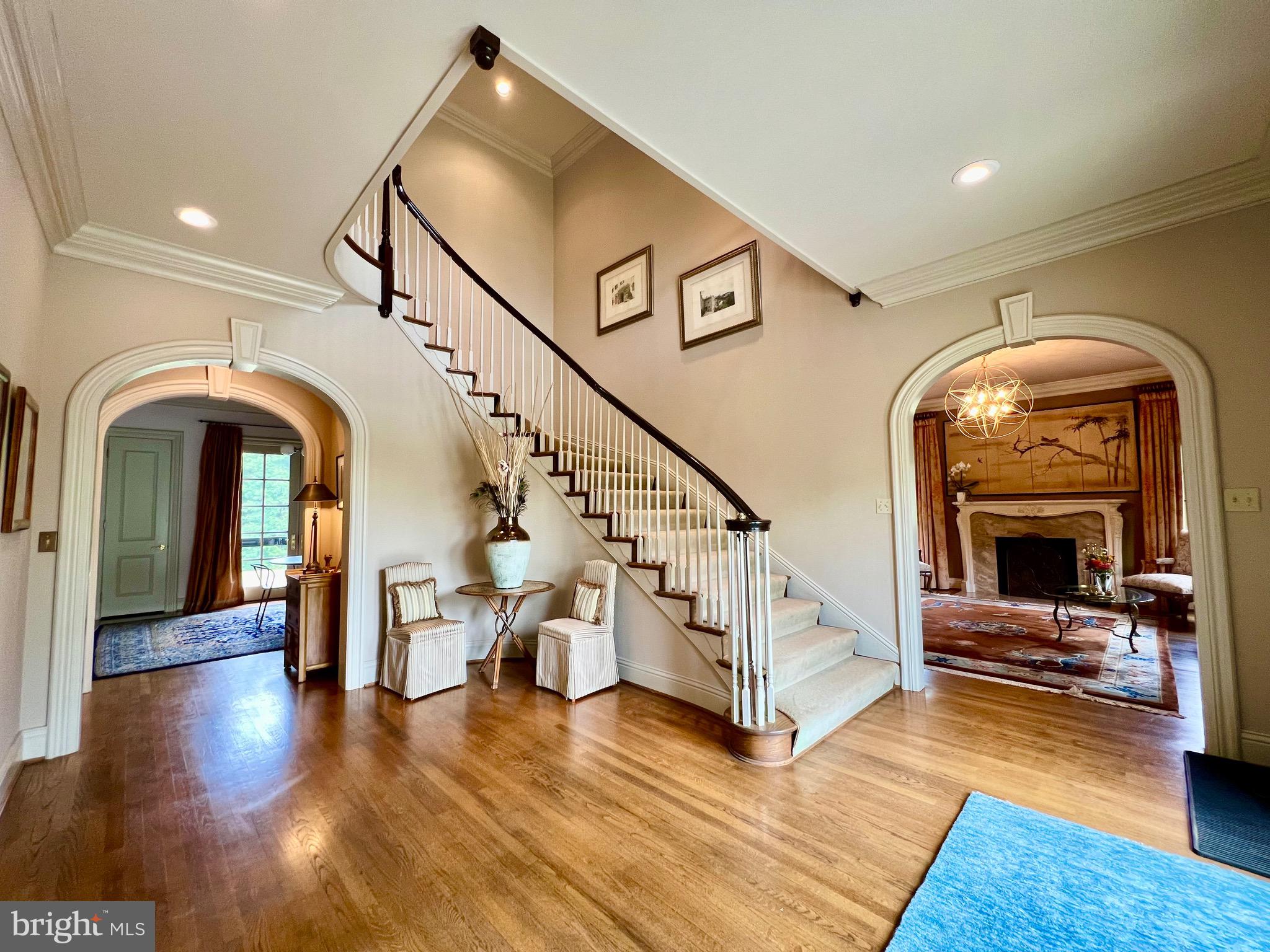 2453 MAIDENS ROAD