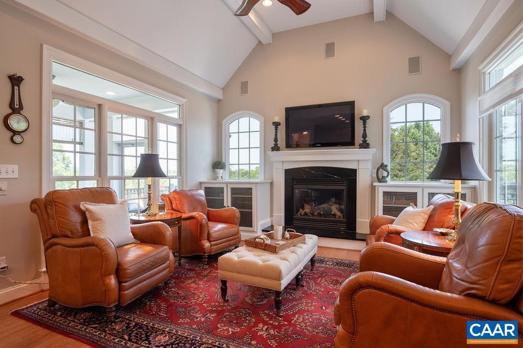 THE ROCKS - Residential