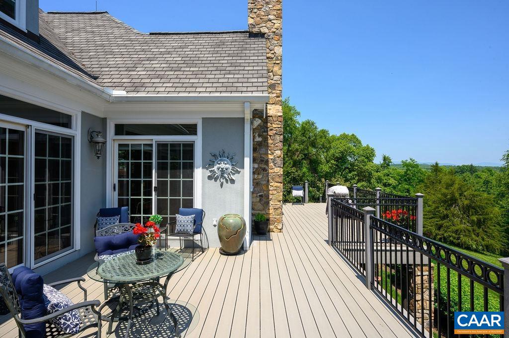 THE ROCKS - Residential