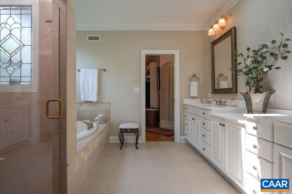 THE ROCKS - Residential