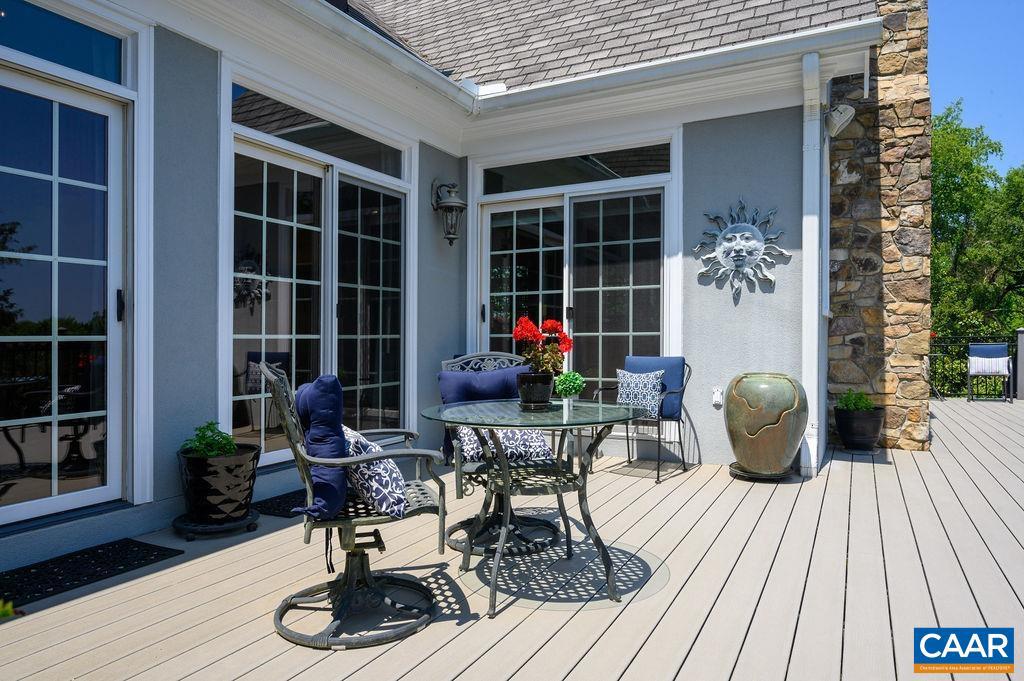 THE ROCKS - Residential