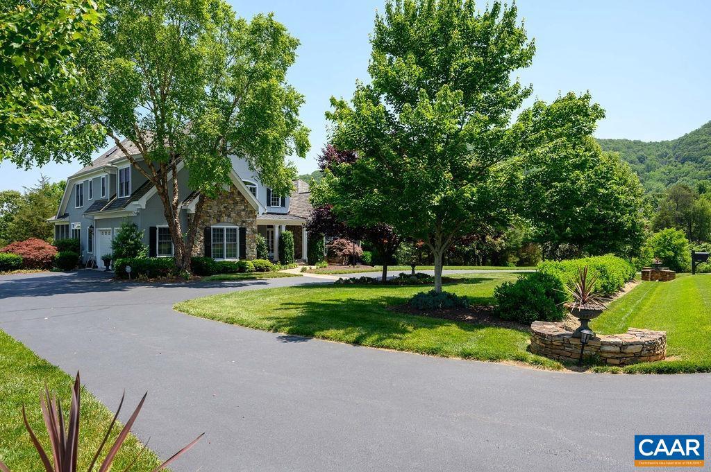 THE ROCKS - Residential