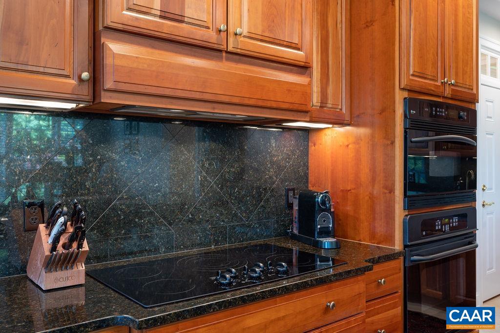 THE ROCKS - Residential